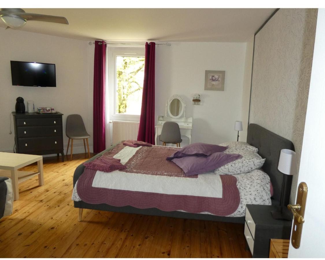 Chambres D'Hotes La Vigneronne Senouillac Exterior photo
