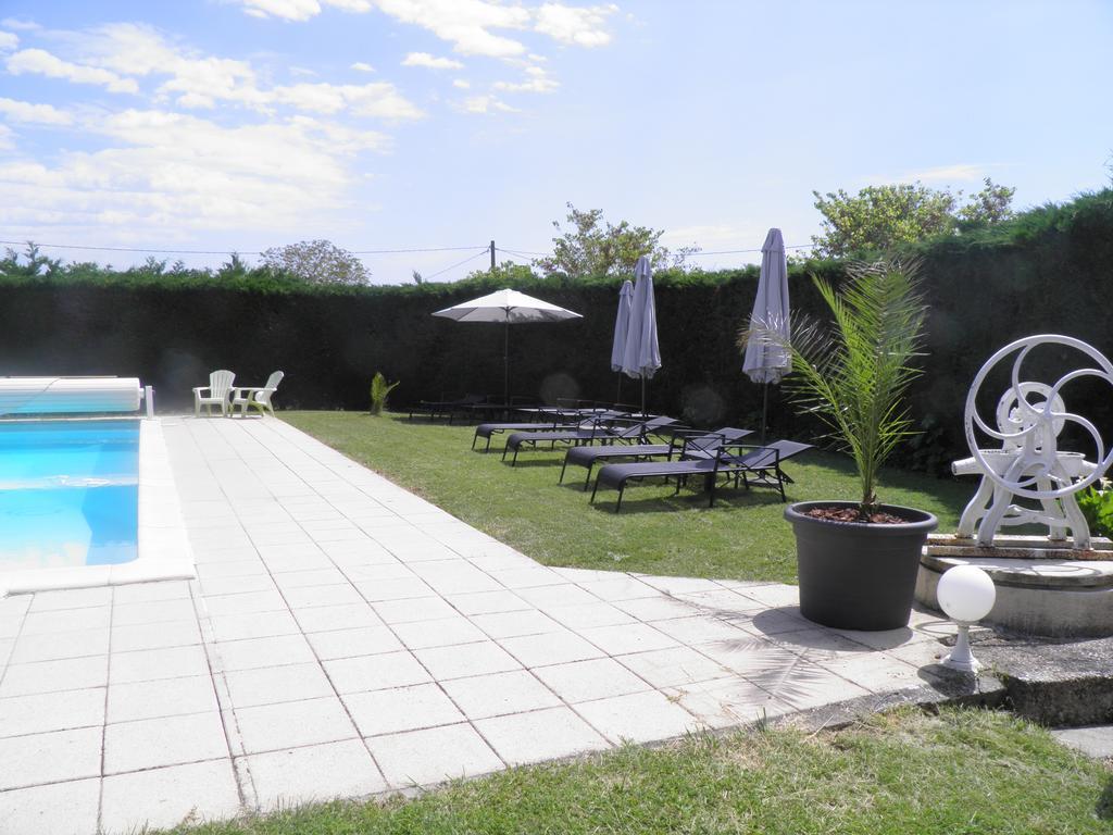 Chambres D'Hotes La Vigneronne Senouillac Exterior photo